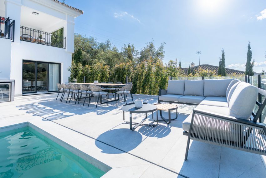 R5005873-Villa-For-Sale-Marbella-Detached-6-Beds-496-Built-1