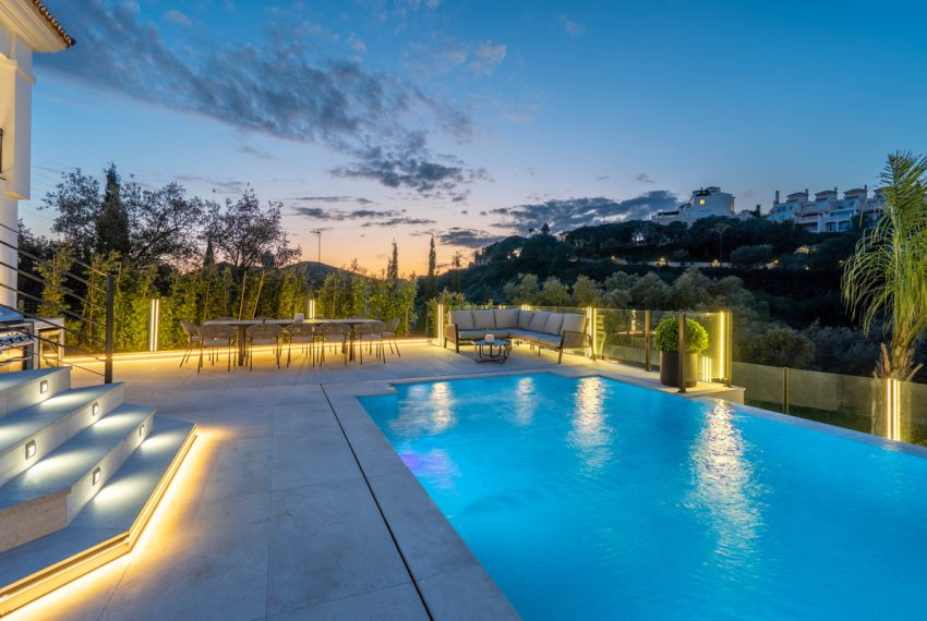 R5005873-Villa-For-Sale-Marbella-Detached-6-Beds-496-Built-2
