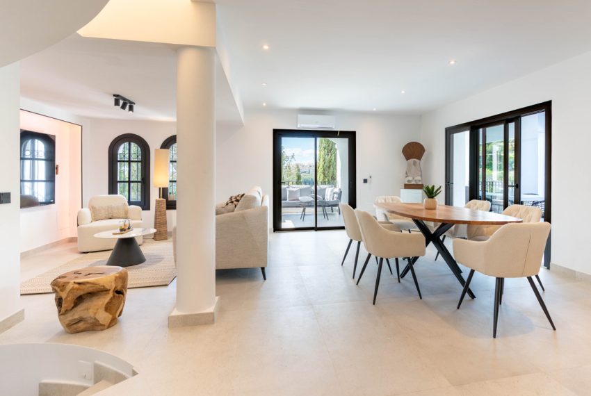 R5005873-Villa-For-Sale-Marbella-Detached-6-Beds-496-Built-5