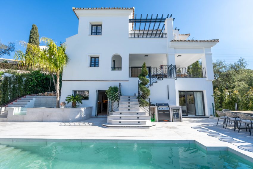 R5005873-Villa-For-Sale-Marbella-Detached-6-Beds-496-Built