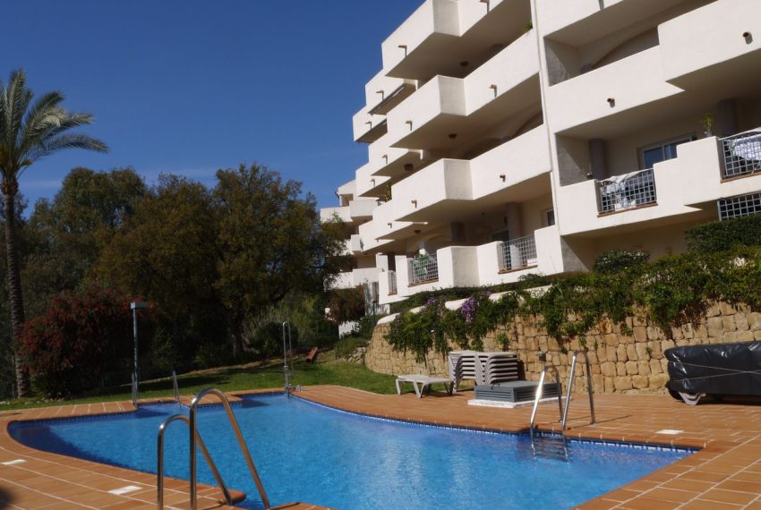 R5008162-Apartment-For-Sale-Elviria-Middle-Floor-2-Beds-123-Built