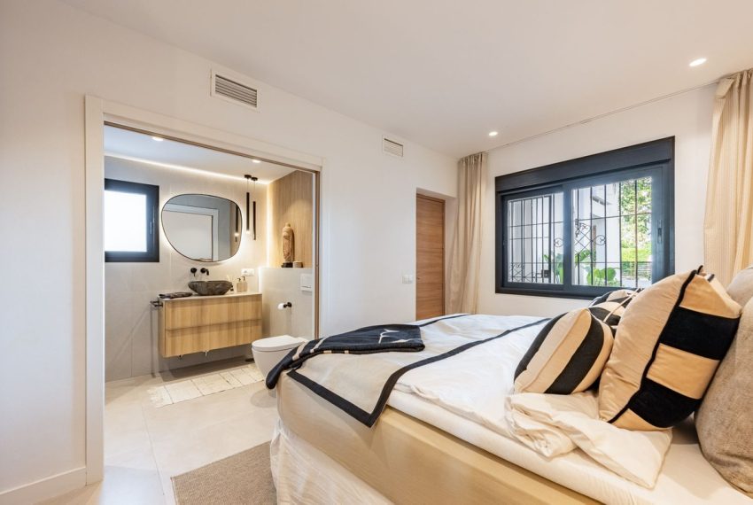 R5009527-Apartment-For-Sale-Nueva-Andalucia-Ground-Floor-2-Beds-95-Built-17