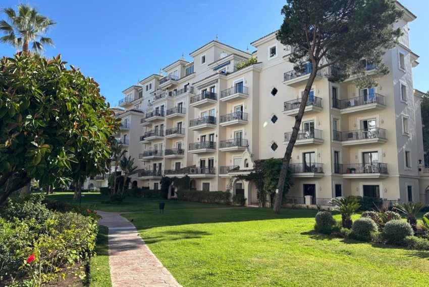 R5009545-Apartment-For-Sale-Nueva-Andalucia-Middle-Floor-3-Beds-124-Built