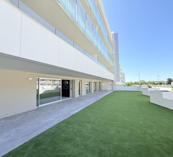 R5009851-Image 1-Ground Floor - 3 Beds - 155 Built
