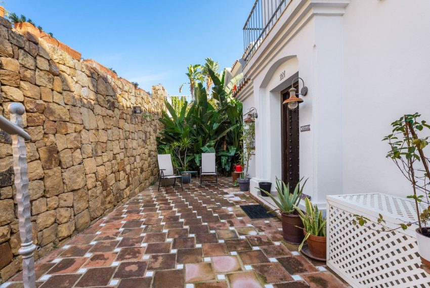 R5013634-Townhouse-For-Sale-The-Golden-Mile-Terraced-3-Beds-160-Built-15