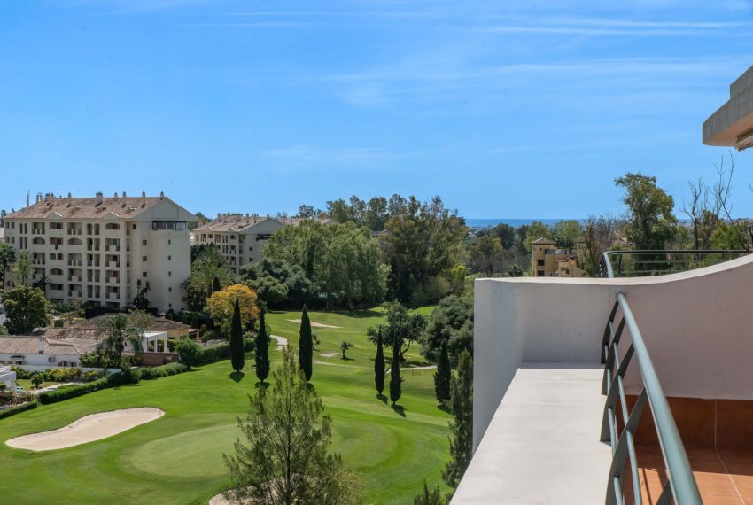 R5013880-Apartment-For-Sale-San-Pedro-de-Alcantara-Penthouse-Duplex-3-Beds-243-Built