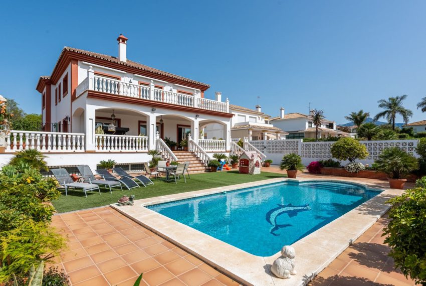 R5014684-Villa-For-Sale-San-Pedro-de-Alcantara-Detached-6-Beds-628-Built-1