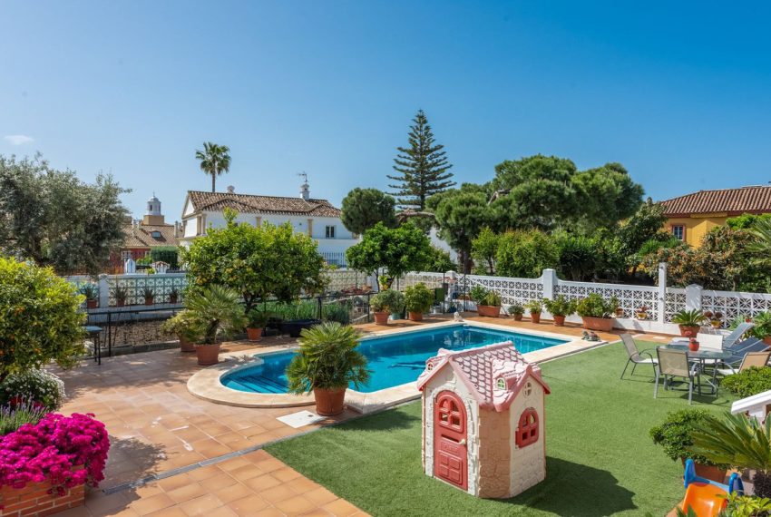 R5014684-Villa-For-Sale-San-Pedro-de-Alcantara-Detached-6-Beds-628-Built-4