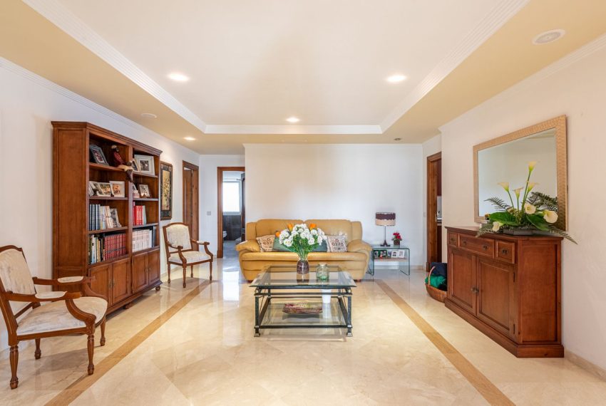 R5014684-Villa-For-Sale-San-Pedro-de-Alcantara-Detached-6-Beds-628-Built-9