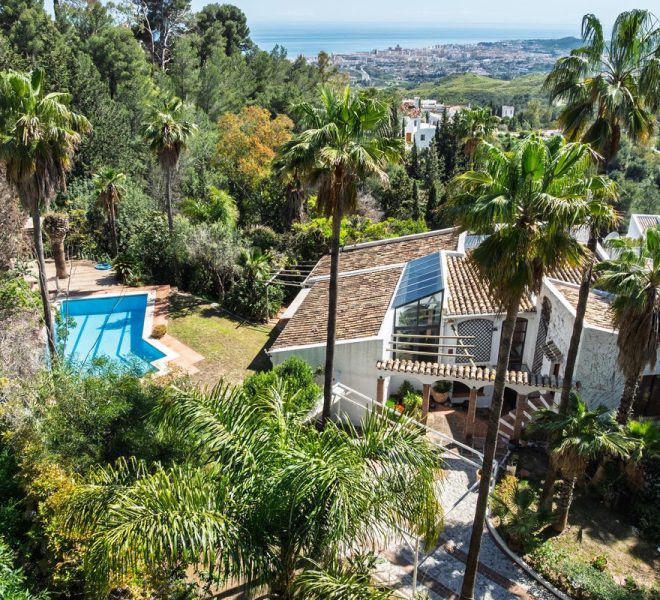 R5014813-Image 1-Detached - 6 Beds - 379 Built