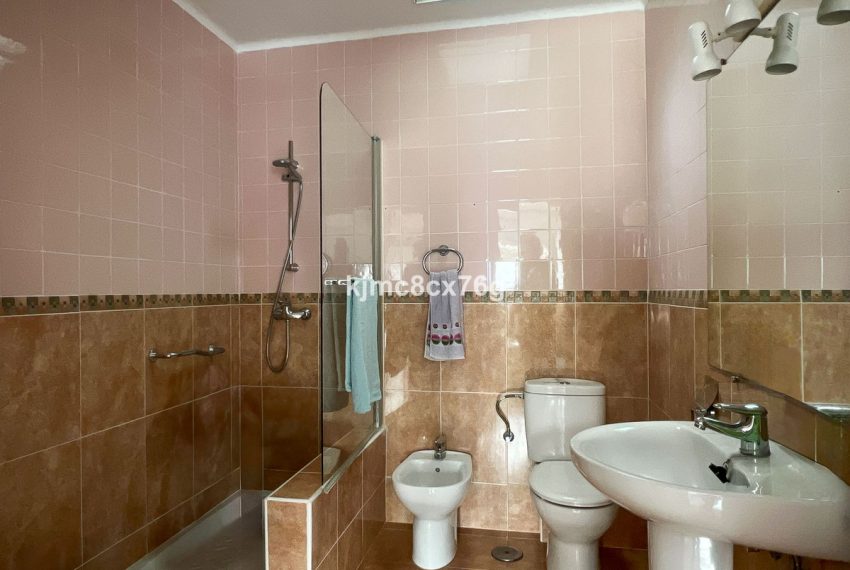 R5015485-Villa-For-Sale-Marbella-Detached-5-Beds-330-Built-11