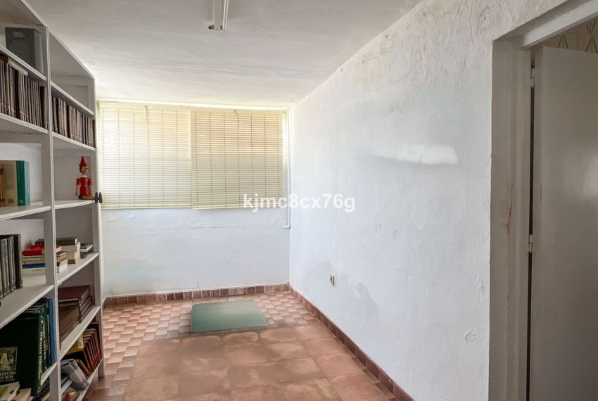 R5015485-Villa-For-Sale-Marbella-Detached-5-Beds-330-Built-16
