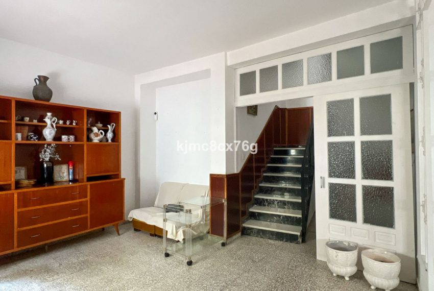 R5015485-Villa-For-Sale-Marbella-Detached-5-Beds-330-Built-2