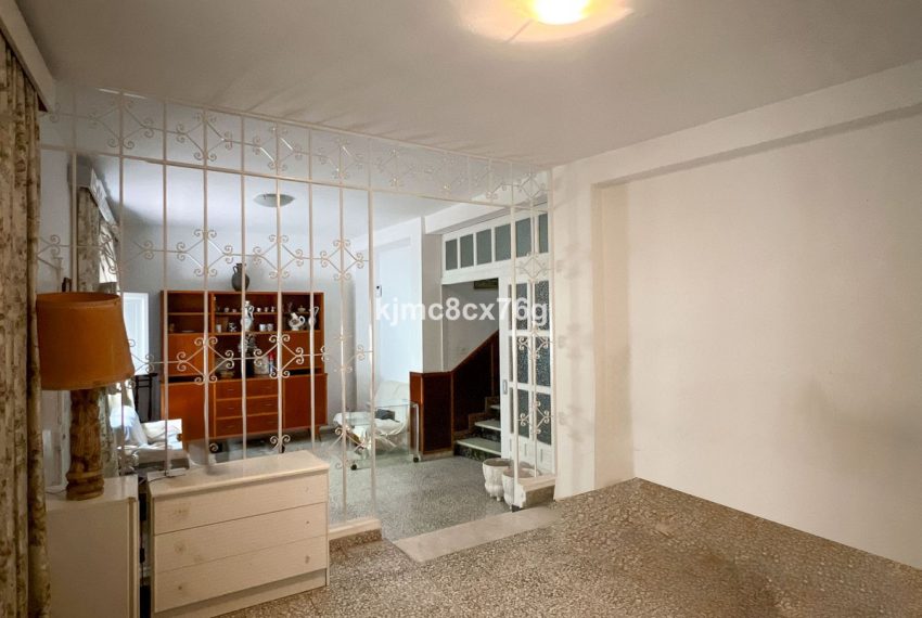 R5015485-Villa-For-Sale-Marbella-Detached-5-Beds-330-Built-4