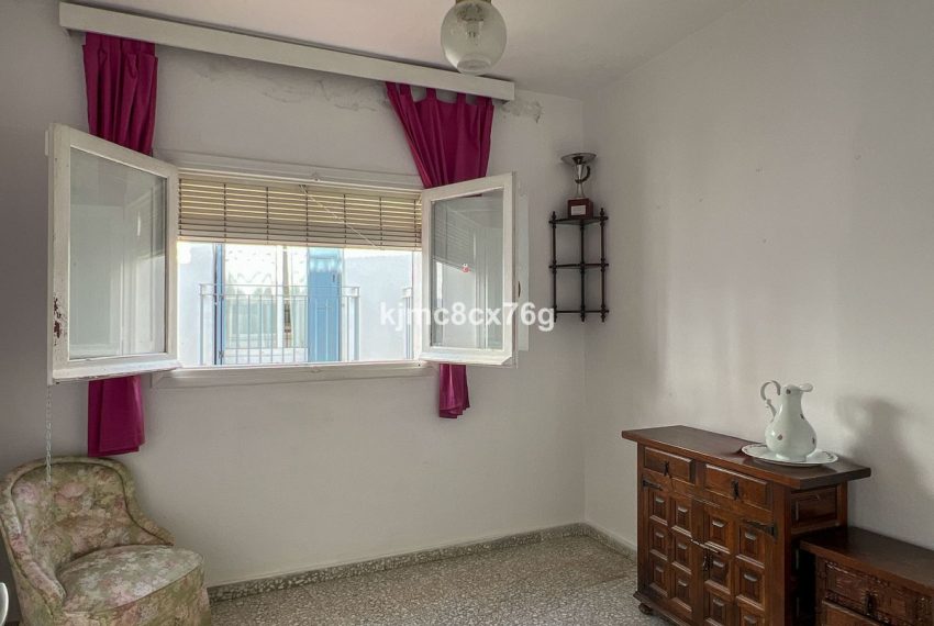 R5015485-Villa-For-Sale-Marbella-Detached-5-Beds-330-Built-8