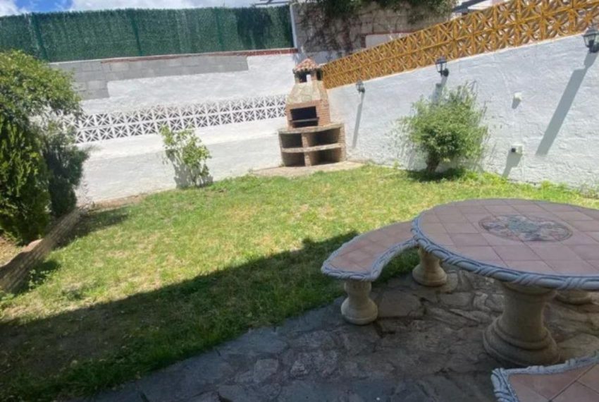 R5017006-Villa-For-Sale-Marbella-Semi-Detached-4-Beds-209-Built-3