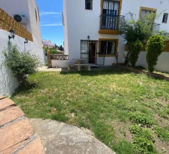 R5017006-Image 1-Semi Detached - 4 Beds - 209 Built