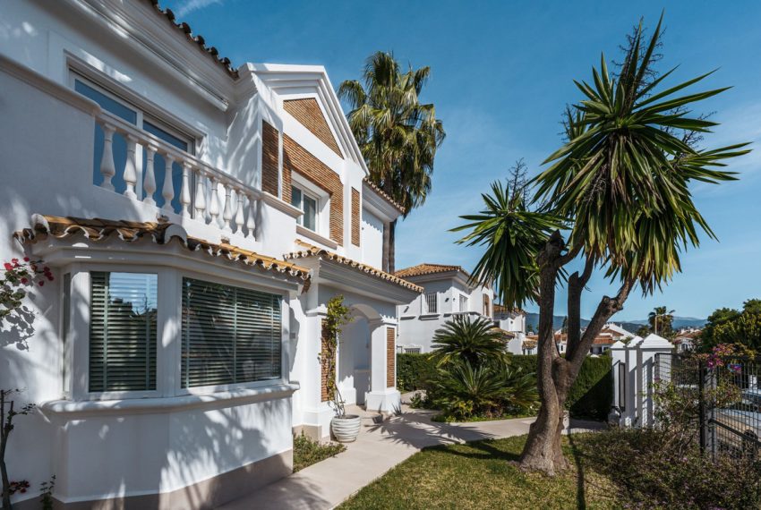 R5017018-Villa-For-Sale-Estepona-Detached-4-Beds-250-Built-6