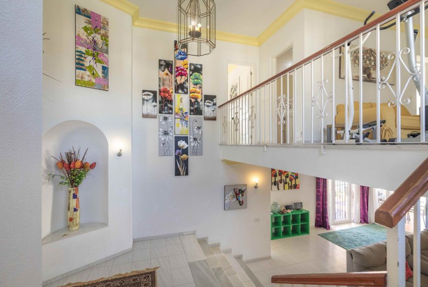 R5017291-Villa-For-Sale-Estepona-Detached-5-Beds-334-Built-3