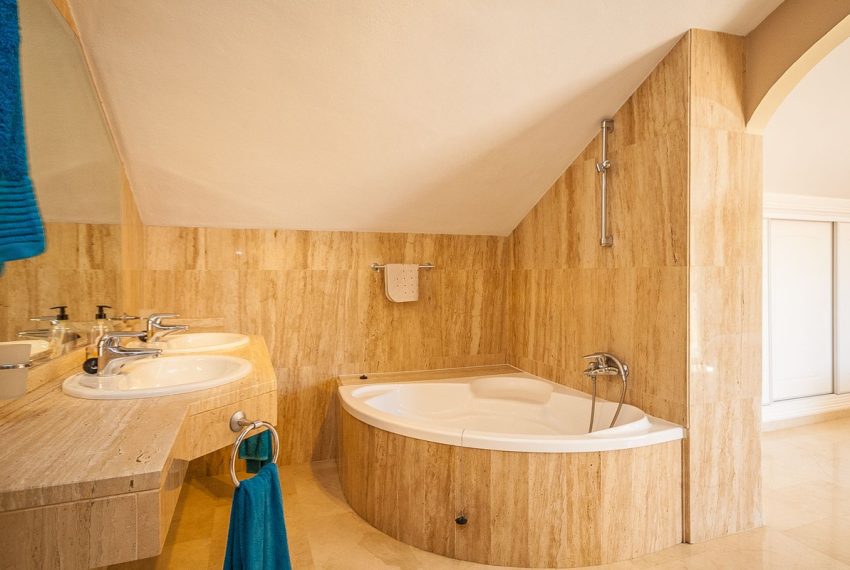 R5017525-Apartment-For-Sale-Elviria-Penthouse-2-Beds-120-Built-12