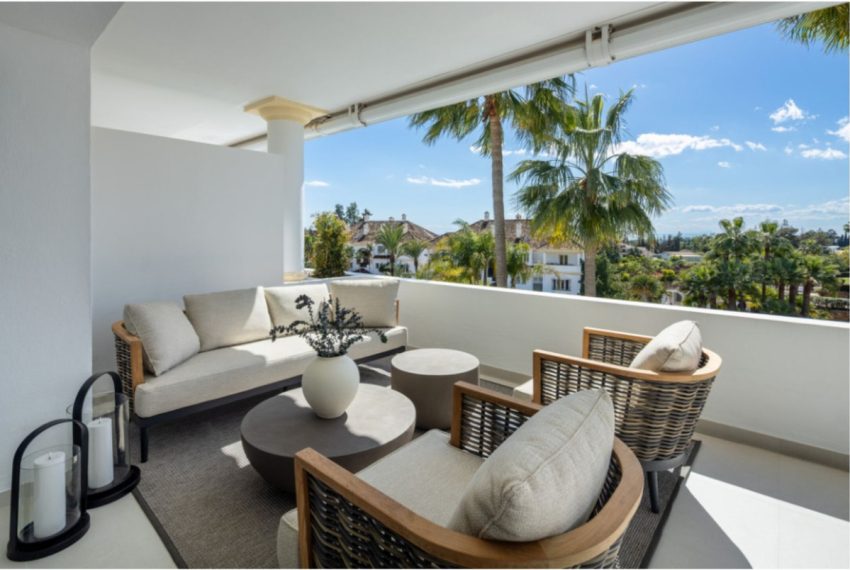 R5017624-Apartment-For-Sale-The-Golden-Mile-Duplex-3-Beds-157-Built-1