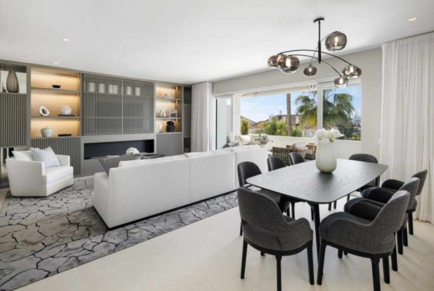 R5017624-Apartment-For-Sale-The-Golden-Mile-Duplex-3-Beds-157-Built-3