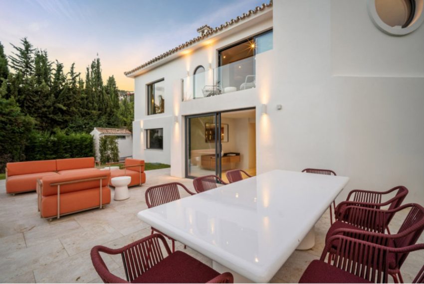 R5017633-Villa-For-Sale-Nueva-Andalucia-Detached-4-Beds-262-Built-1