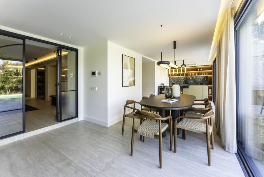 R5017807-Villa-For-Sale-El-Rosario-Detached-6-Beds-609-Built-12