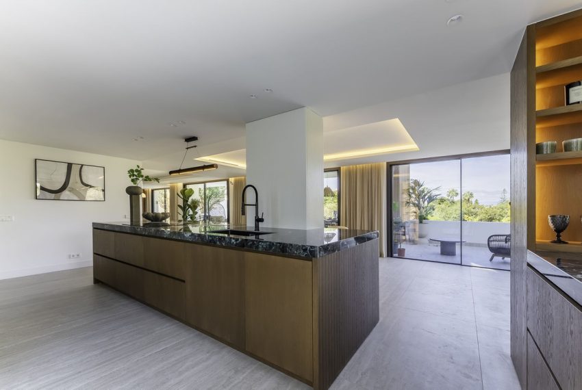 R5017807-Villa-For-Sale-El-Rosario-Detached-6-Beds-609-Built-4