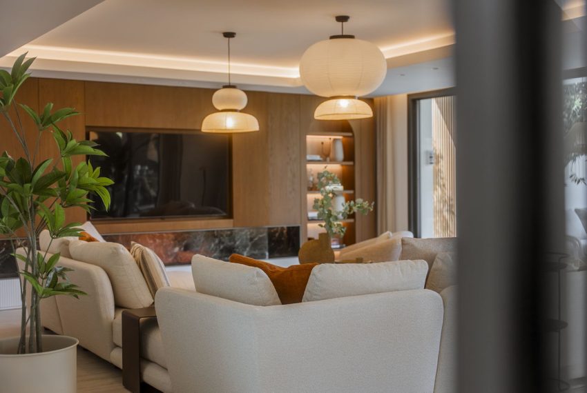 R5017807-Villa-For-Sale-El-Rosario-Detached-6-Beds-609-Built-8