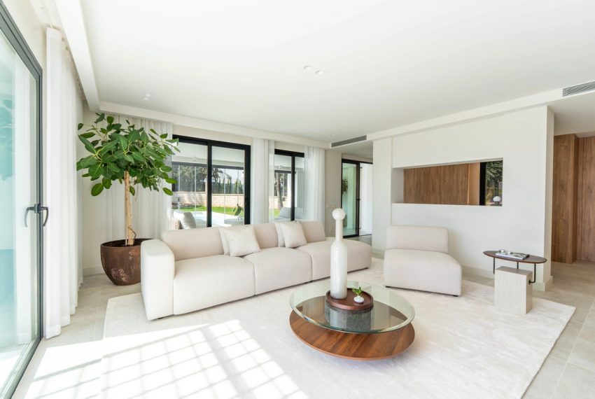 R5018101-Villa-For-Sale-Nueva-Andalucia-Detached-4-Beds-330-Built-10