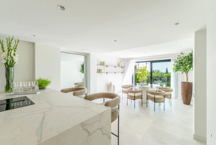 R5018101-Villa-For-Sale-Nueva-Andalucia-Detached-4-Beds-330-Built-12