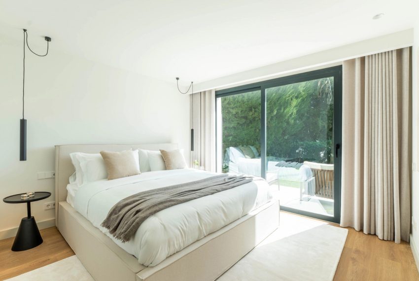 R5018101-Villa-For-Sale-Nueva-Andalucia-Detached-4-Beds-330-Built-16