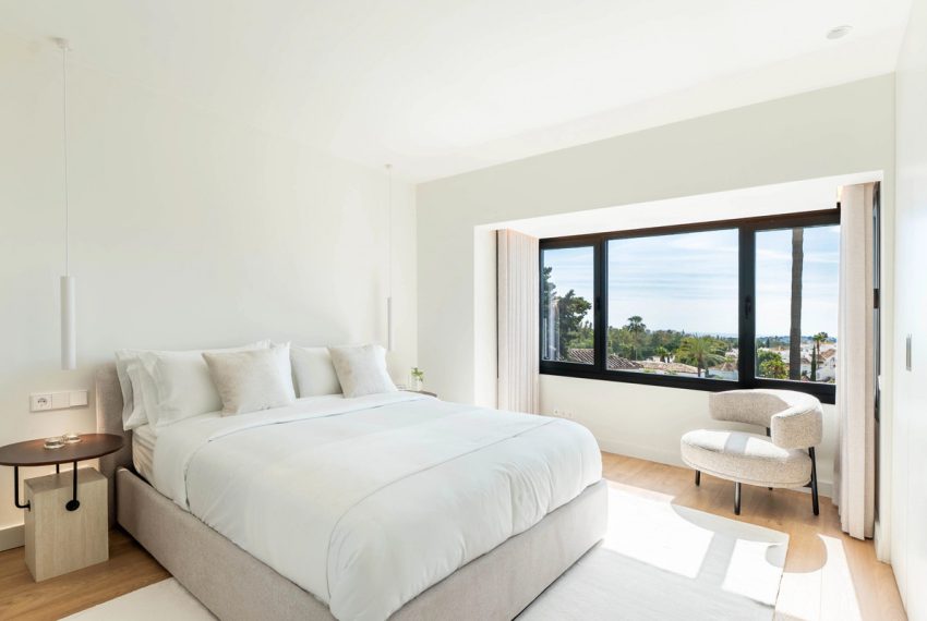 R5018101-Villa-For-Sale-Nueva-Andalucia-Detached-4-Beds-330-Built-18