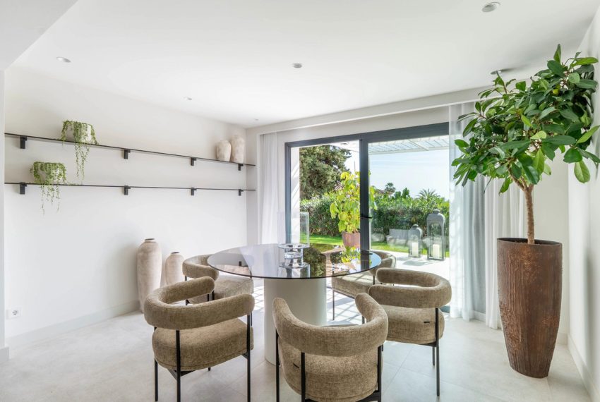 R5018101-Villa-For-Sale-Nueva-Andalucia-Detached-4-Beds-330-Built-8