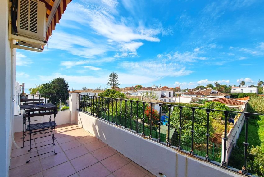 R5018458-Villa-For-Sale-Estepona-Semi-Detached-3-Beds-115-Built