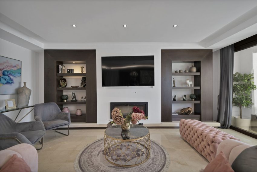 R5018968-Villa-For-Sale-Marbella-Semi-Detached-4-Beds-239-Built-16