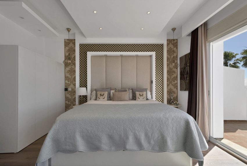 R5018968-Villa-For-Sale-Marbella-Semi-Detached-4-Beds-239-Built-18