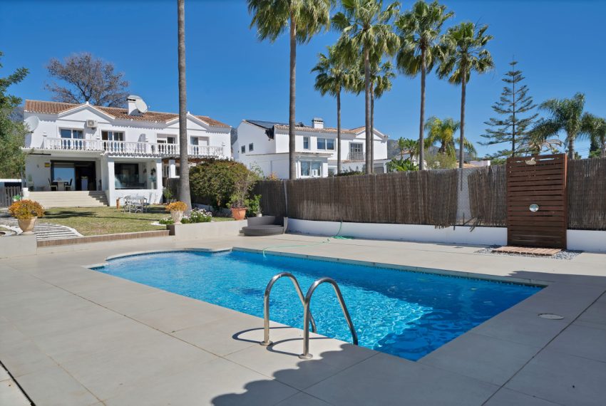 R5018968-Villa-For-Sale-Marbella-Semi-Detached-4-Beds-239-Built-2
