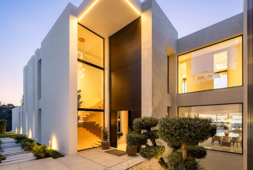 R5019220-Villa-For-Sale-Benahavis-Detached-8-Beds-1445-Built-2