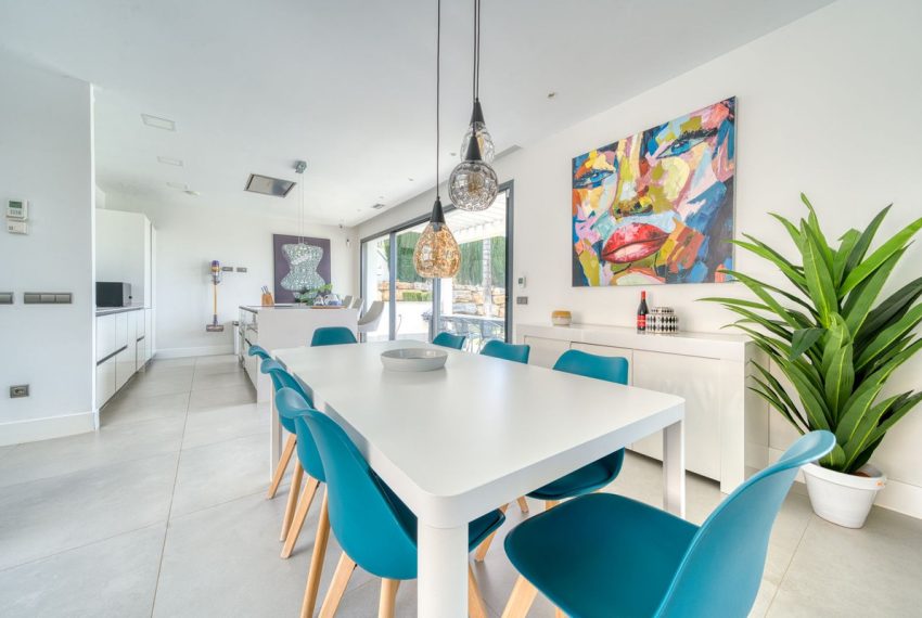 R5019310-Villa-For-Sale-Estepona-Detached-4-Beds-351-Built-5