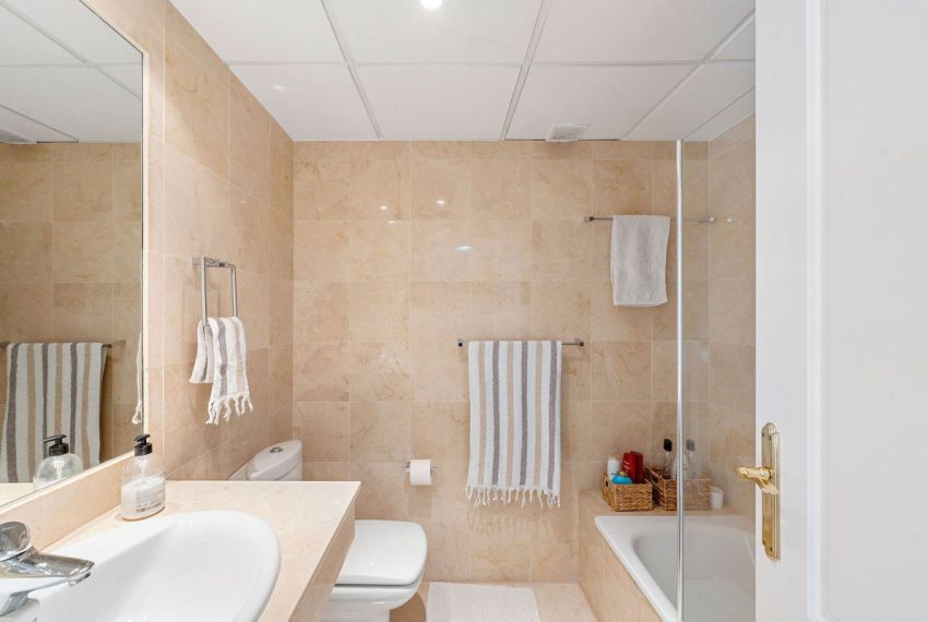 R5019328-Townhouse-For-Sale-Nueva-Andalucia-Terraced-3-Beds-232-Built-14