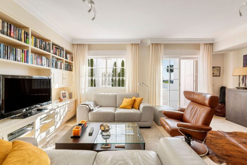 R5019328-Townhouse-For-Sale-Nueva-Andalucia-Terraced-3-Beds-232-Built-7