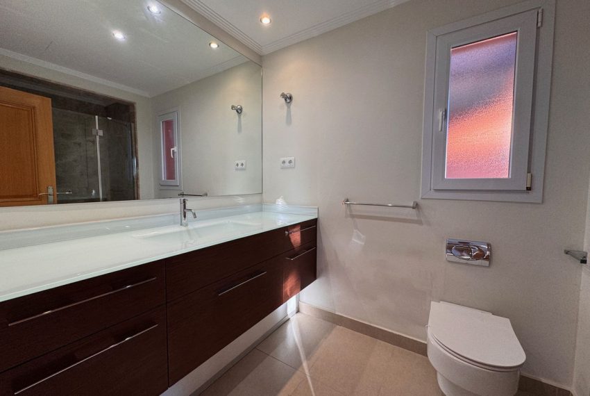 R5020255-Villa-For-Sale-Marbella-Semi-Detached-4-Beds-170-Built-13