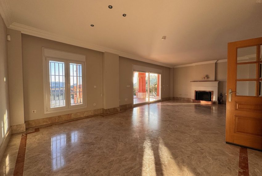 R5020255-Villa-For-Sale-Marbella-Semi-Detached-4-Beds-170-Built-3