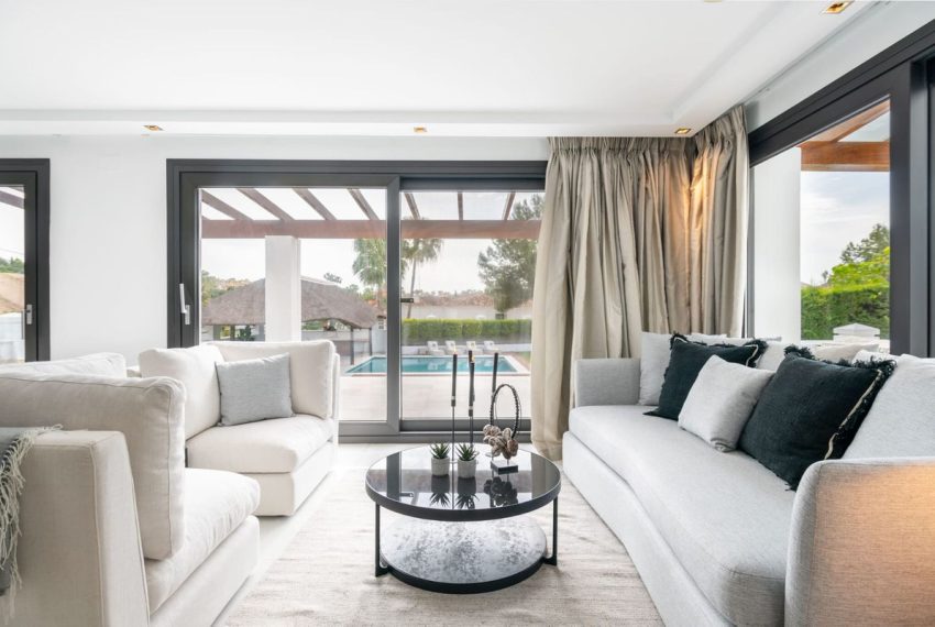 R5020606-Villa-For-Sale-Nueva-Andalucia-Detached-5-Beds-510-Built-13