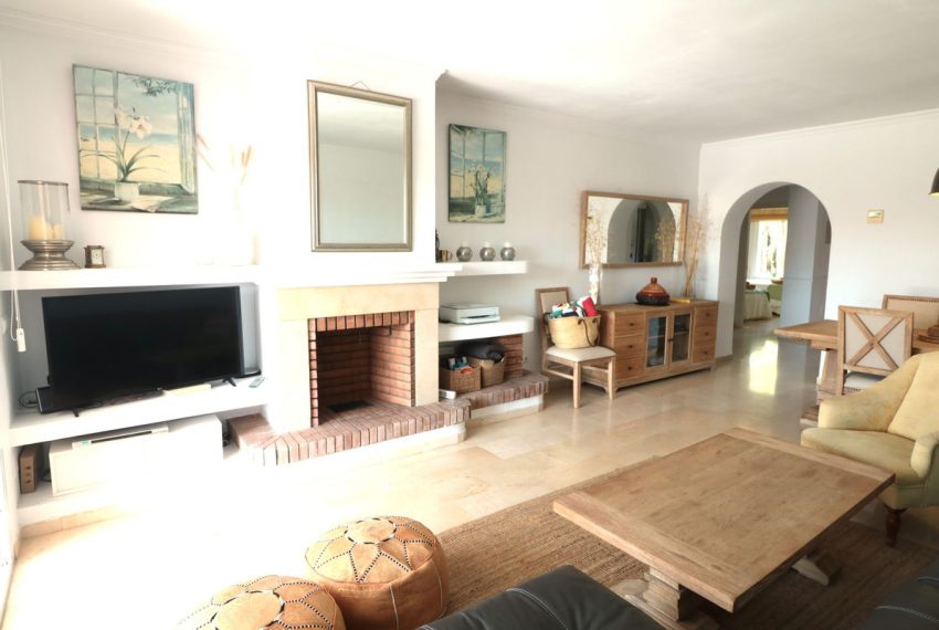 R5021065-Apartment-For-Sale-New-Golden-Mile-Penthouse-2-Beds-110-Built-10