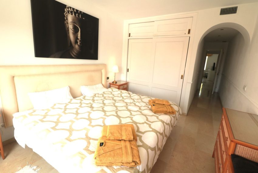 R5021065-Apartment-For-Sale-New-Golden-Mile-Penthouse-2-Beds-110-Built-19