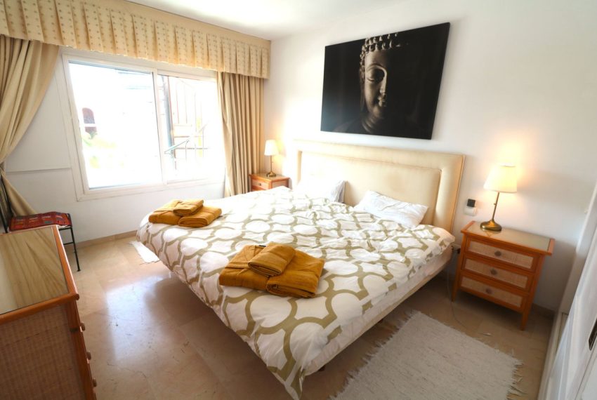 R5021065-Apartment-For-Sale-New-Golden-Mile-Penthouse-2-Beds-110-Built-6