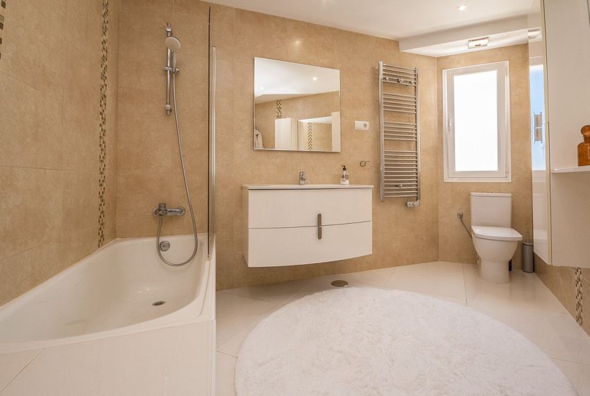R5023975-Villa-For-Sale-Estepona-Detached-6-Beds-544-Built-13